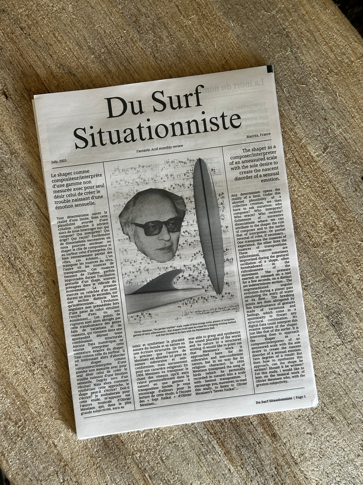 Front cover of “Du Surf Situationniste” bilingual surf newspaper by Tristan aka Fantastic Acid